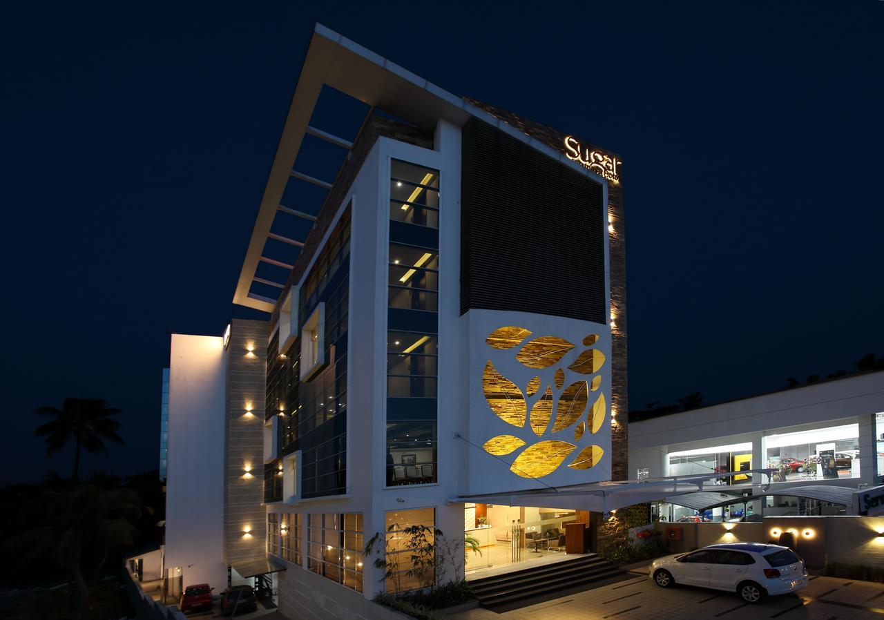 Sugar Business Hotel Kochi Bagian luar foto