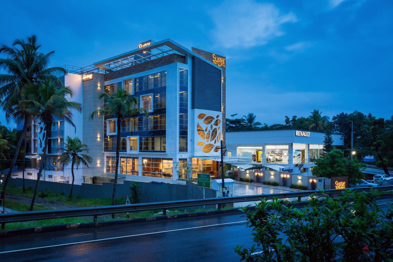 Sugar Business Hotel Kochi Bagian luar foto