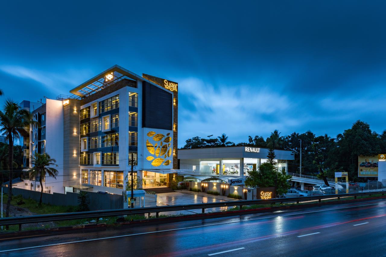 Sugar Business Hotel Kochi Bagian luar foto